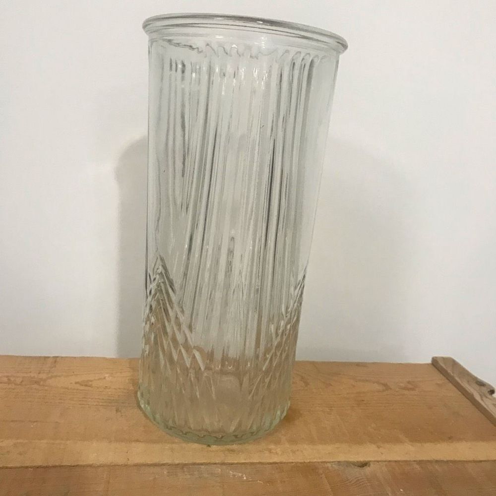 Vintage Hoosier Clear Glass Ribbed Vase 4080-A 31‎